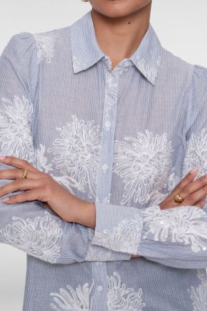  Blue/off-white