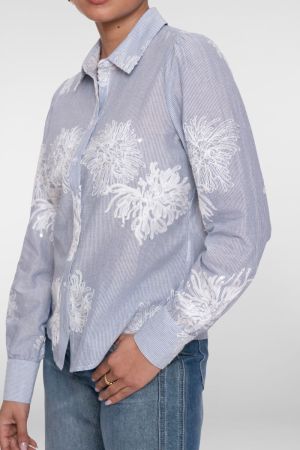  Blue/off-white